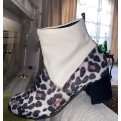 Μποτάκια κωδ 0123 Τιμή 39€
